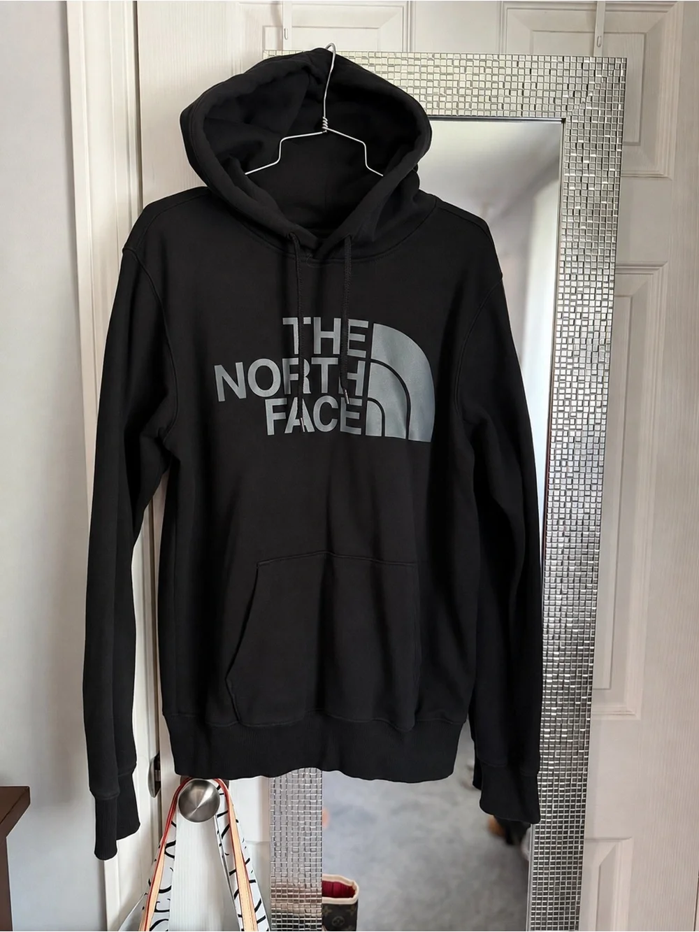 Men’s North face hoodie